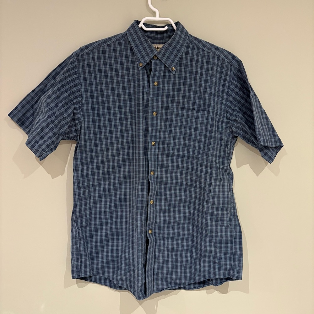 L.L. Bean Men's Navy Plaid Button Down Shirt Short Sleeve Medium Regular